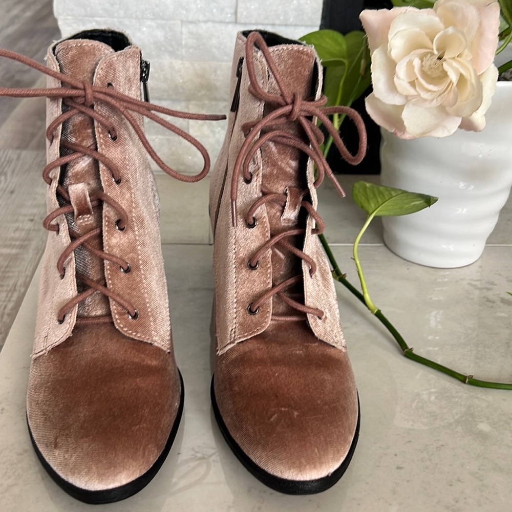 Dolce Vita velvet boots, mauve pink, size 8 1/2 ladies boots